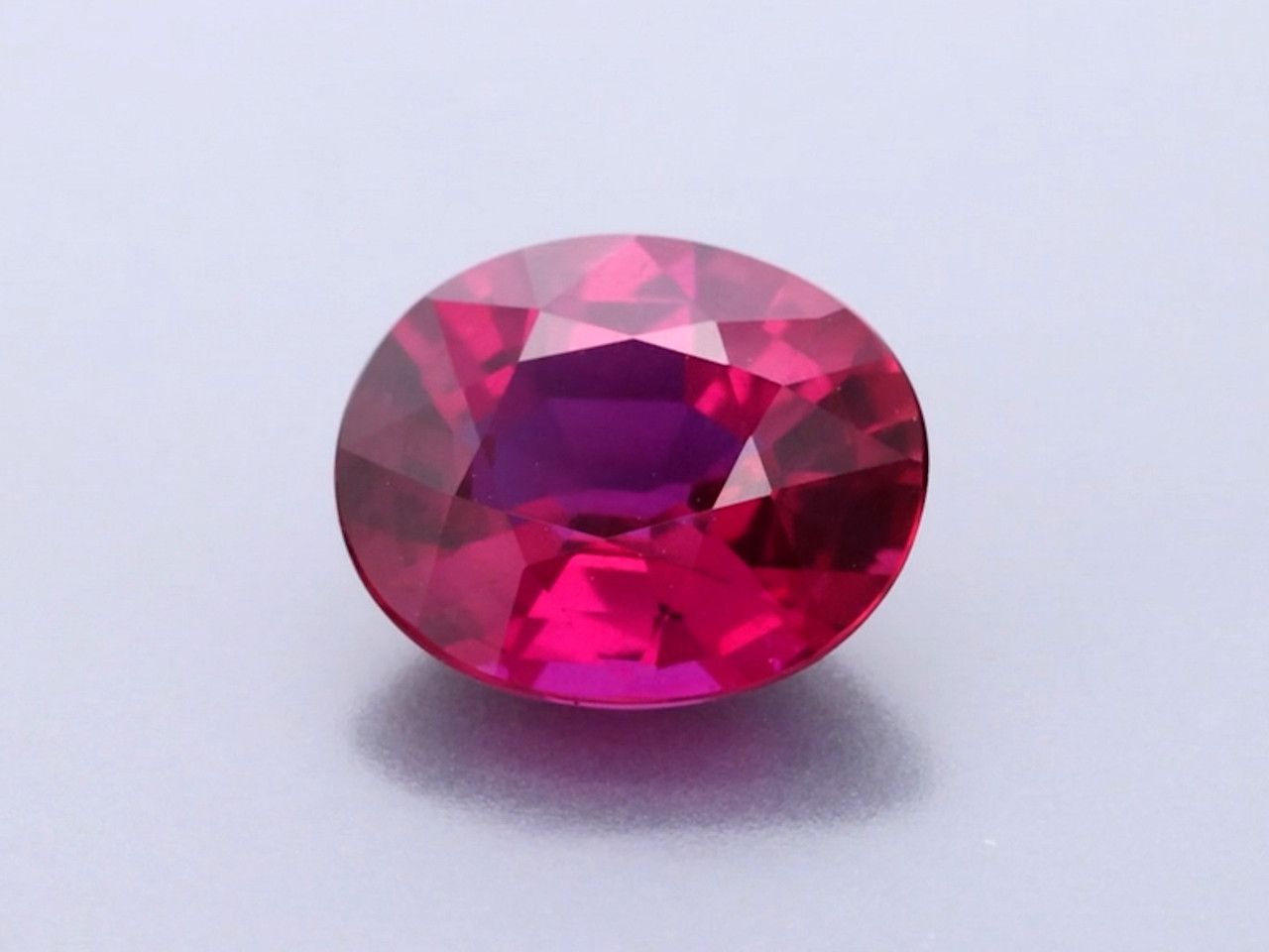 Rubin 1,05 ct, czerwony, szlif owalny