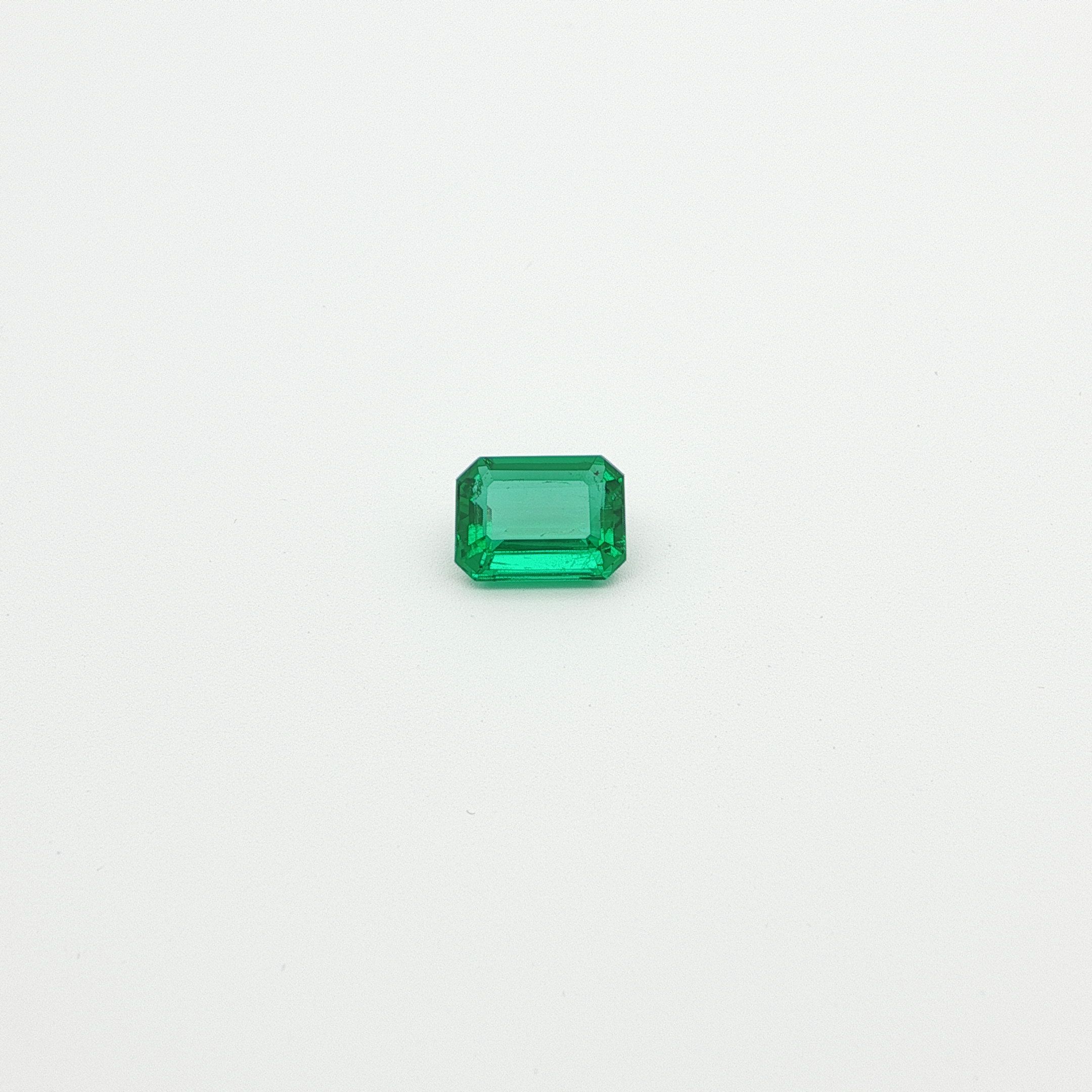 Szmaragd 1,61 ct, zielony, szlif ośmiokątny