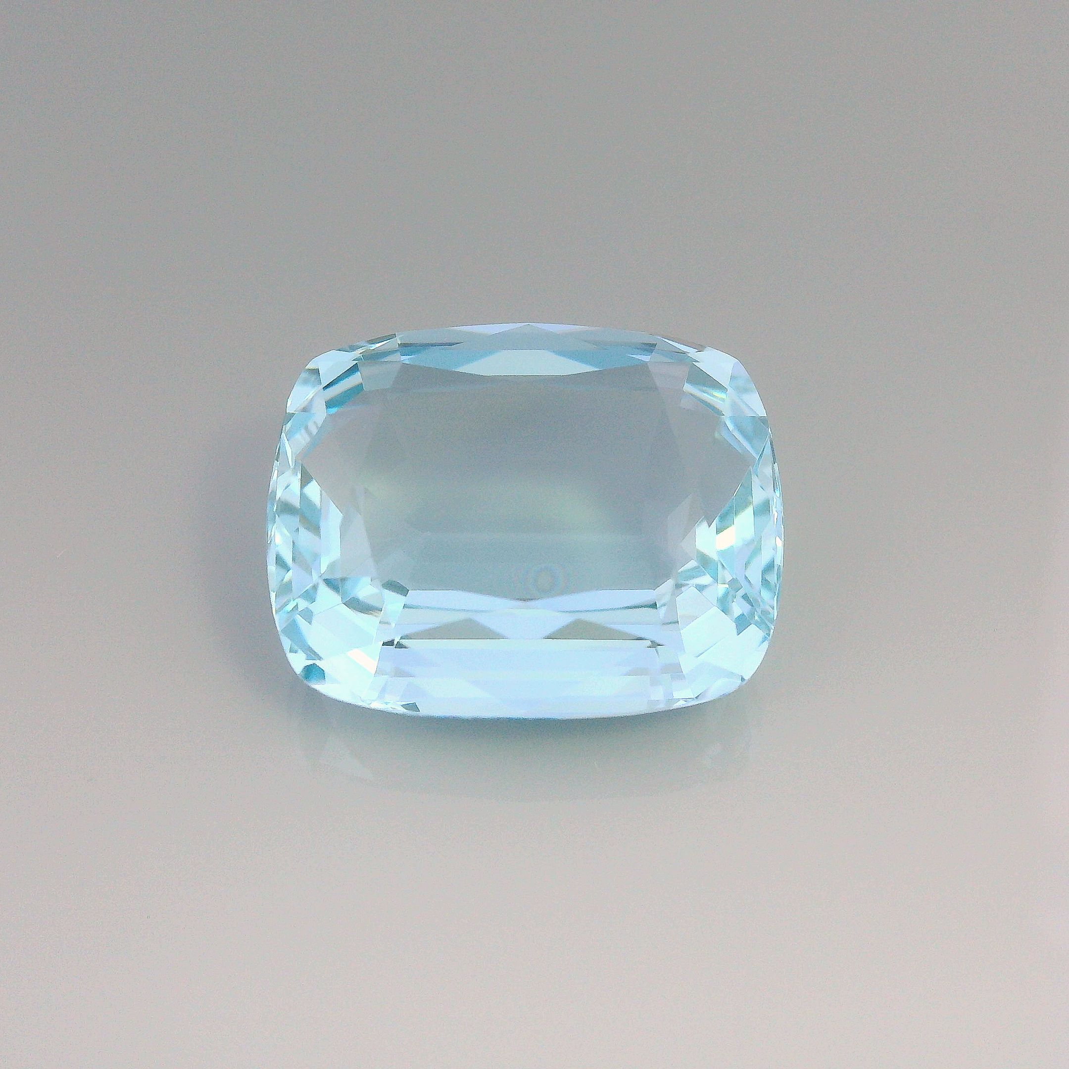 Akwamaryn 16,31 ct, niebieski, szlif cushion