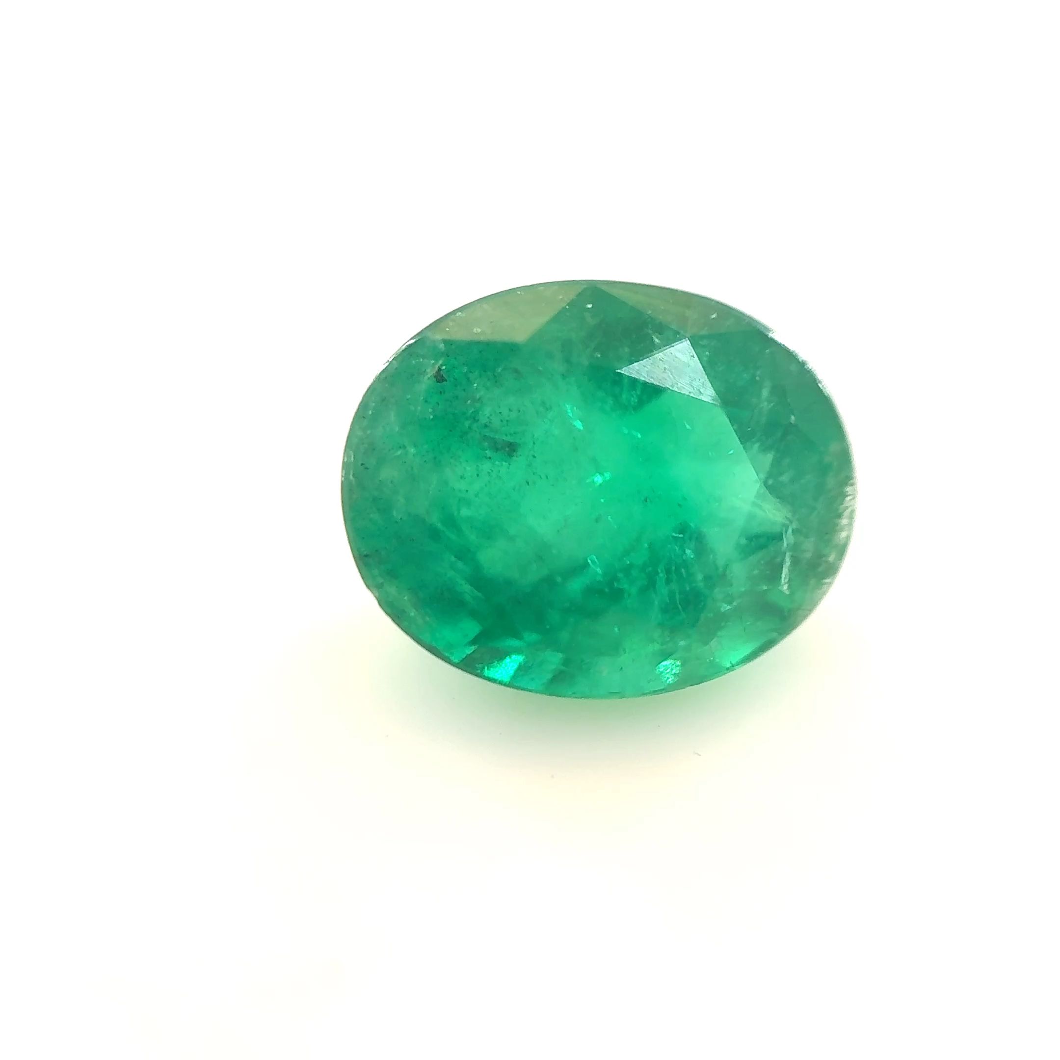 Szmaragd 2,10 ct, zielony, szlif owalny