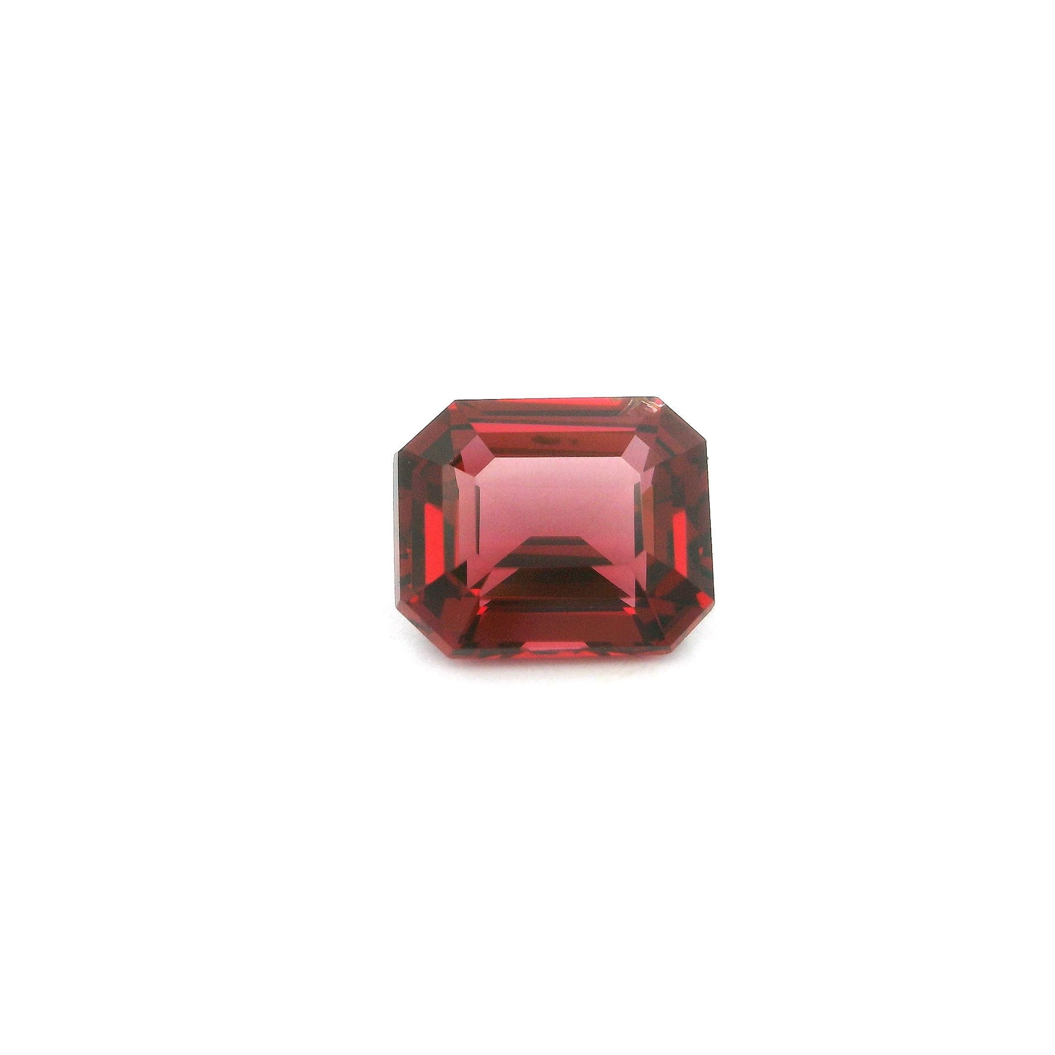 Granat 2,20 ct, różowy, szlif ośmiokątny