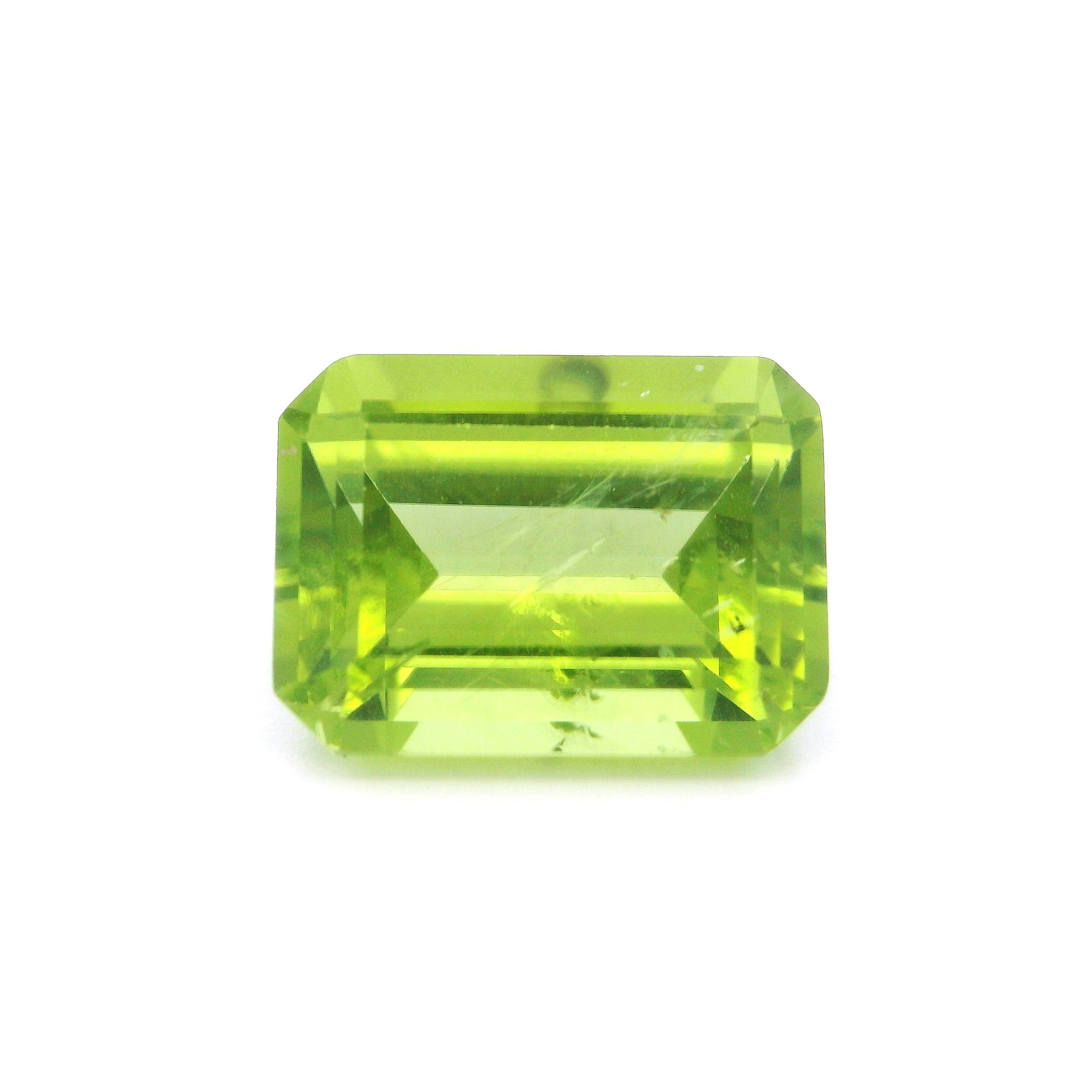 Perydot 4,69 ct, zielony, szlif ośmiokątny