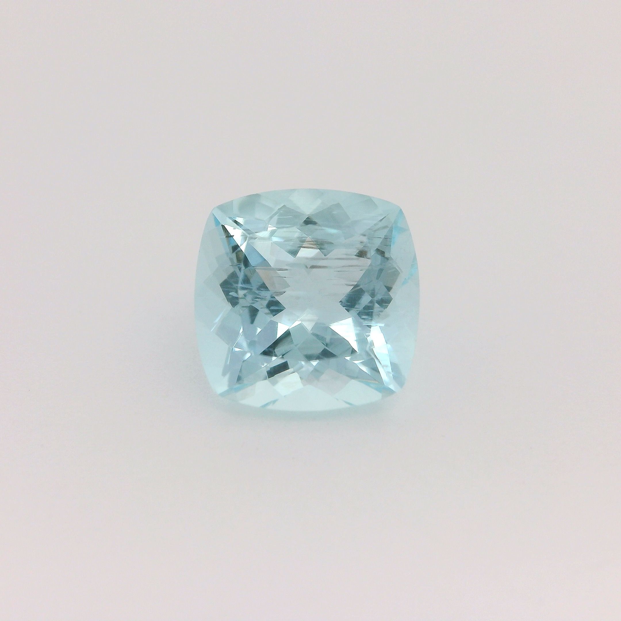 Akwamaryn 3,08 ct, niebieski, szlif cushion