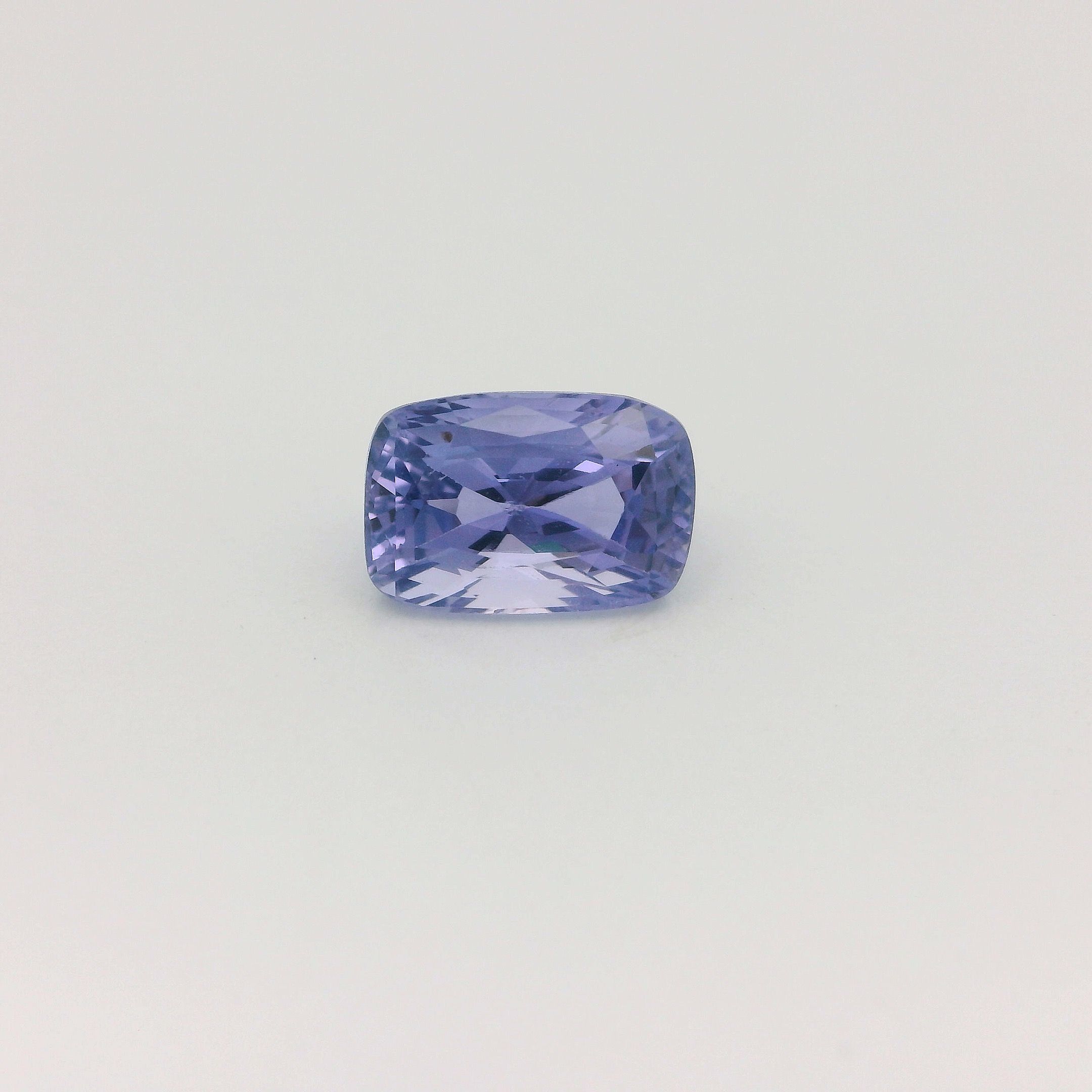 Szafir 1,63 ct, fioletowy, szlif cushion