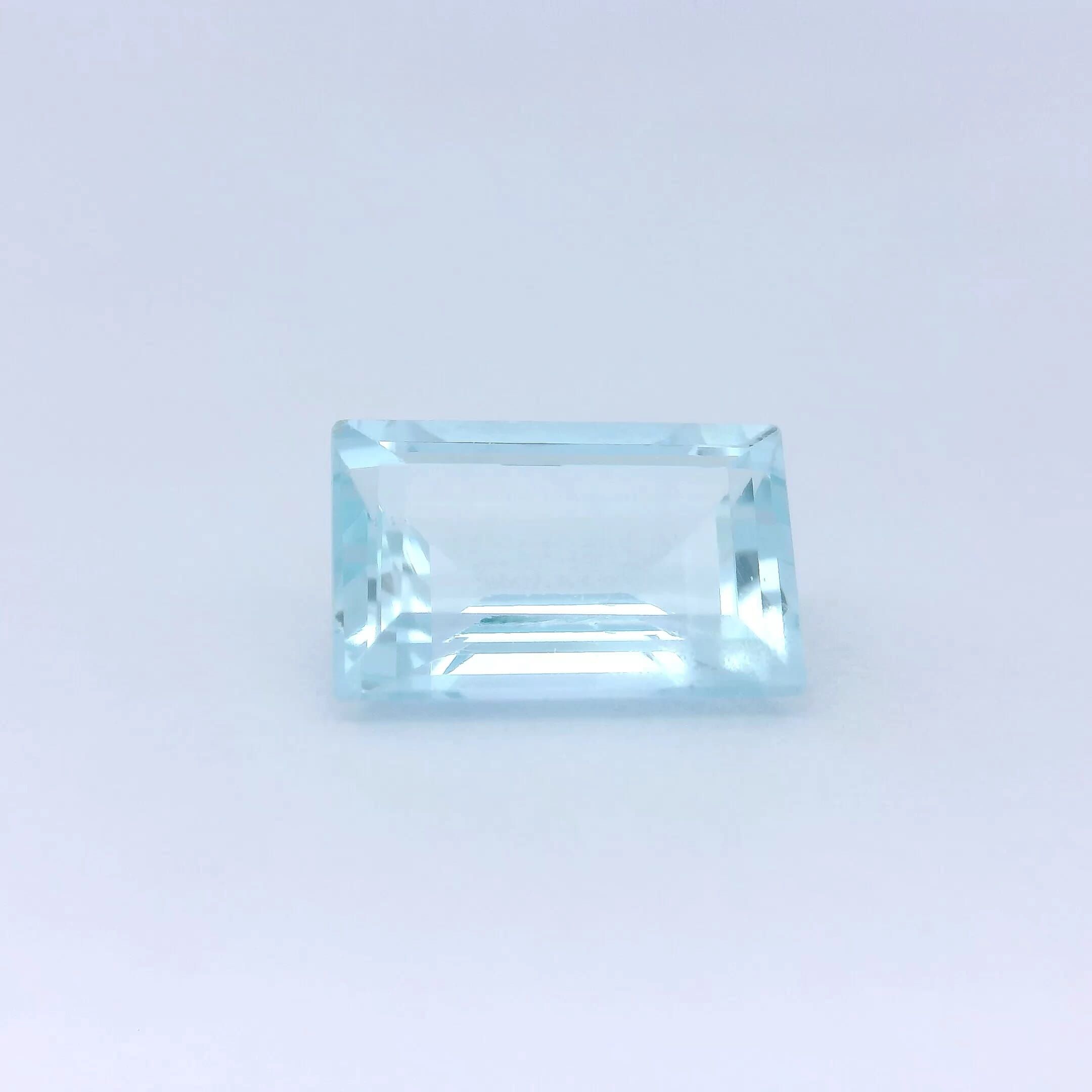 Akwamaryn 2,46 ct, niebieski, szlif bagietka