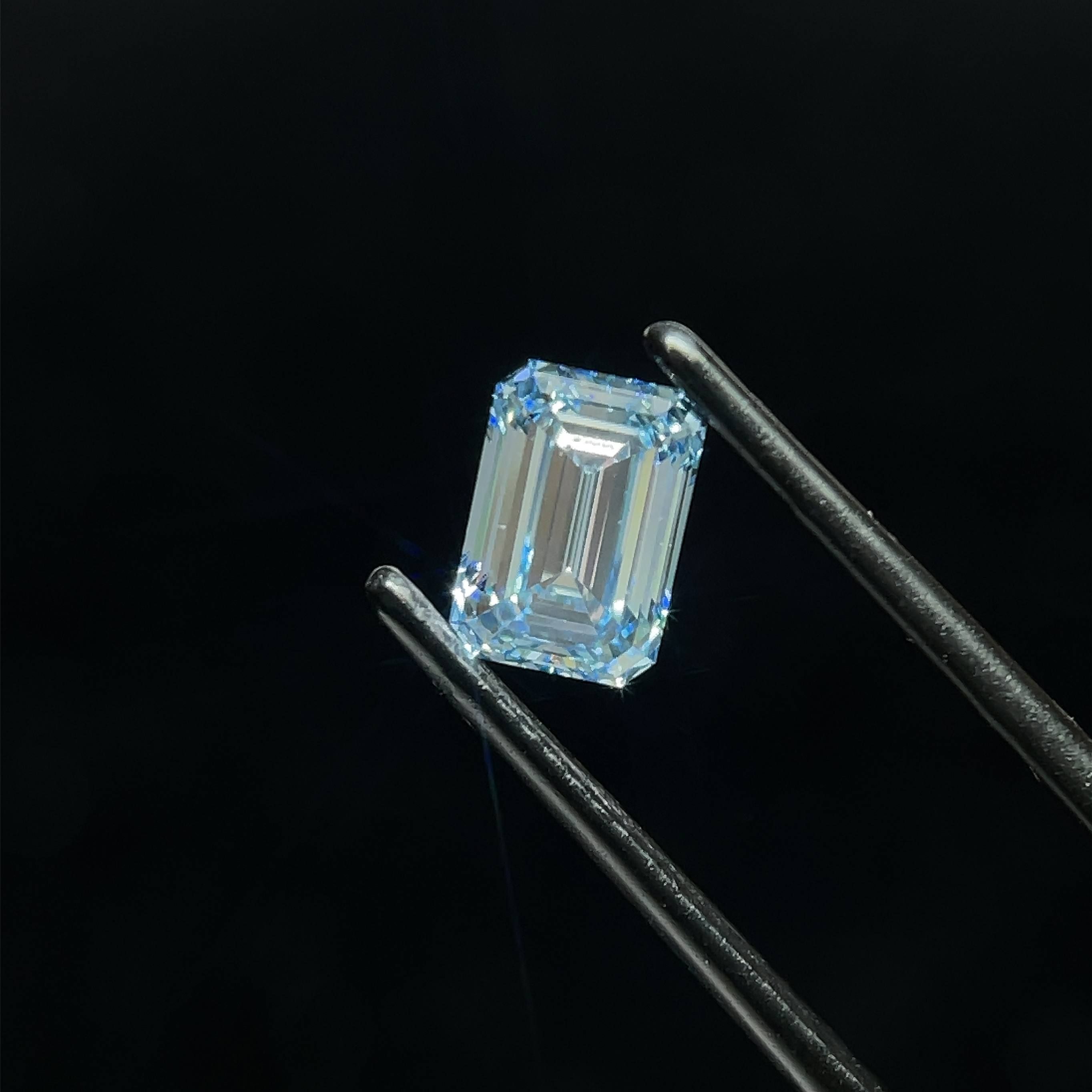 1.2 CT Fancy Intense Blue EMERALD