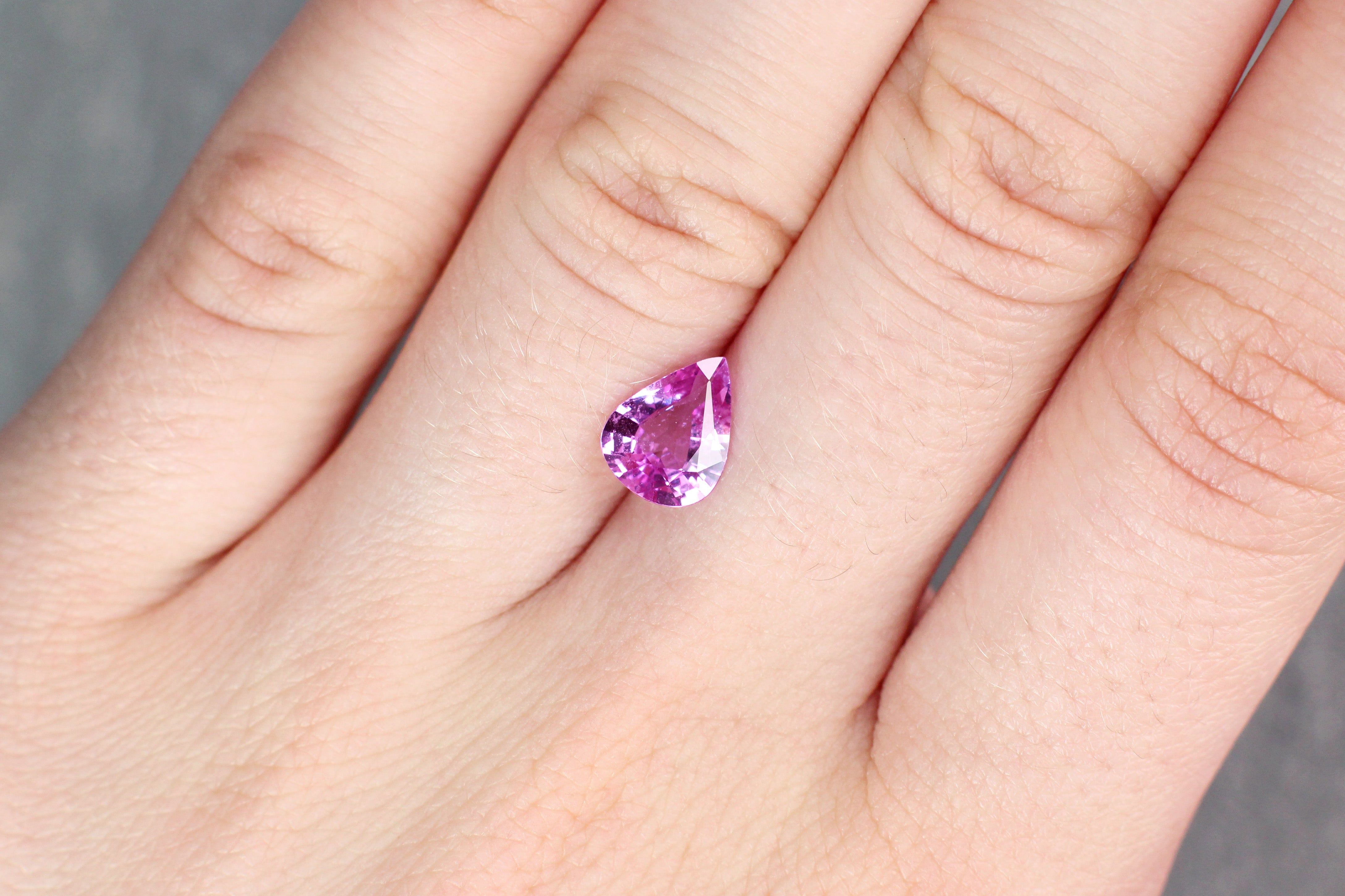 SAPPHIRE FACETED 1.58ct PINK Intense EC MADAGASCAR HEATED