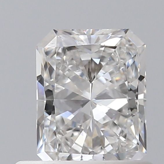 Prírodný diamant radiant,...