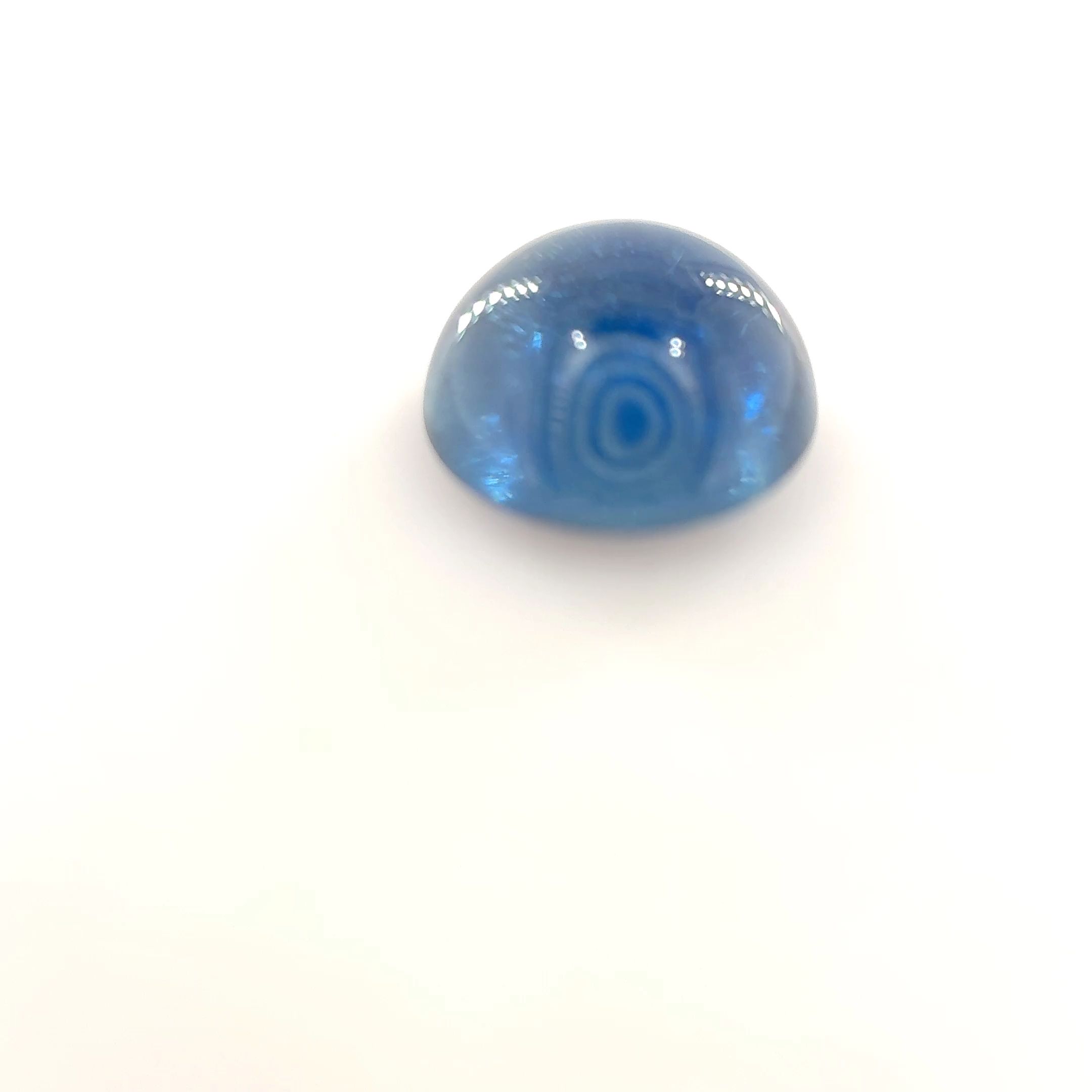 Szafir 2,23 ct, niebieski, kaboszon