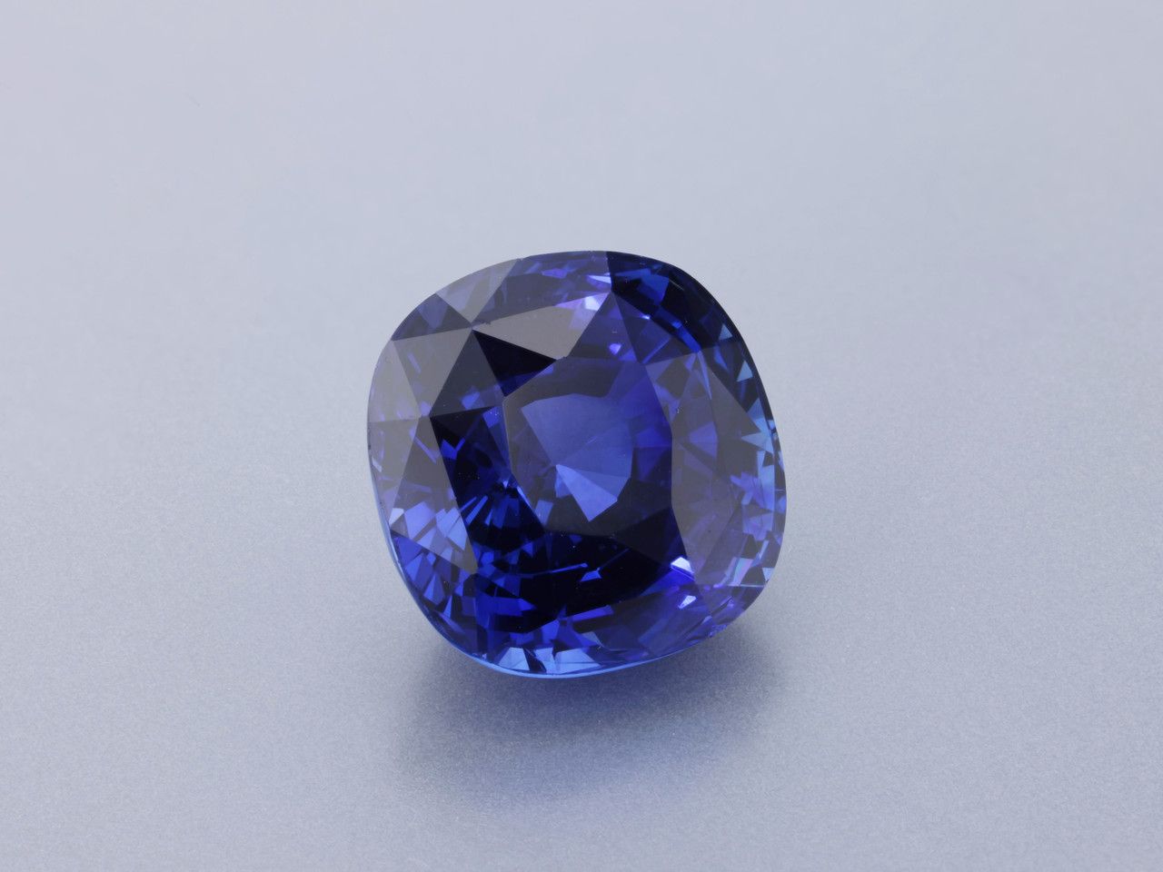 Szafir 6,74 ct, niebieski, szlif cushion