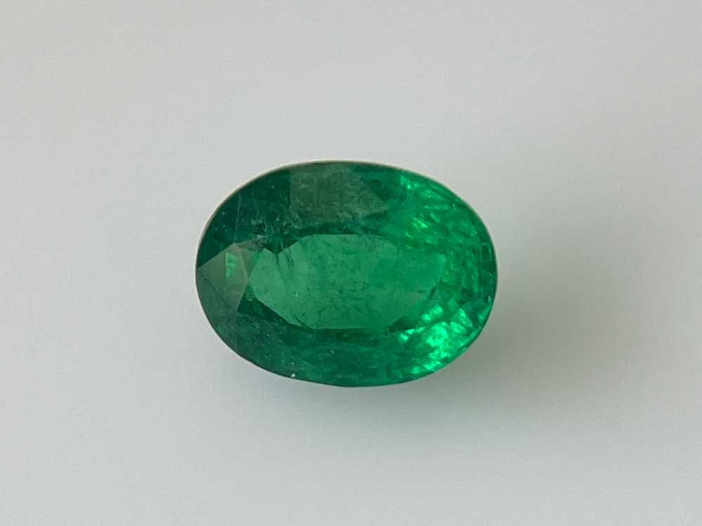 Szmaragd 4,32 ct, zielony, szlif owalny