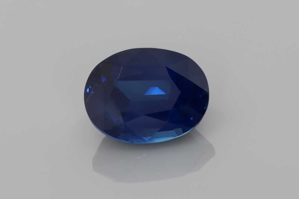 Szafir 4,01 ct, niebieski, szlif owalny