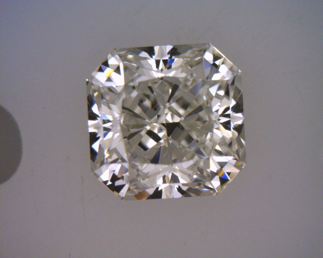 Diamant Radiant 1.01 ct - Couleur J - Pureté SI2