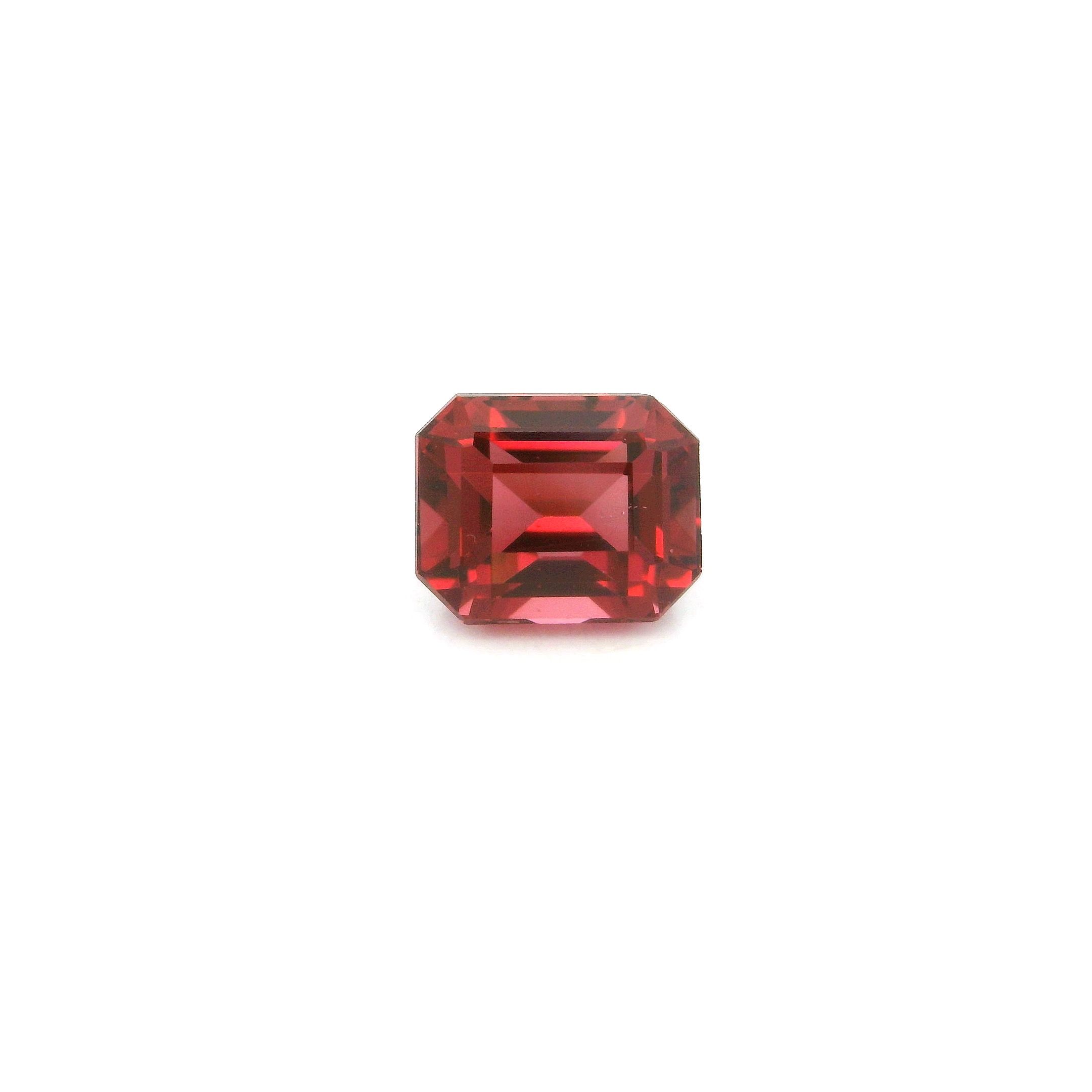 Granat 1,53 ct, różowy, szlif ośmiokątny