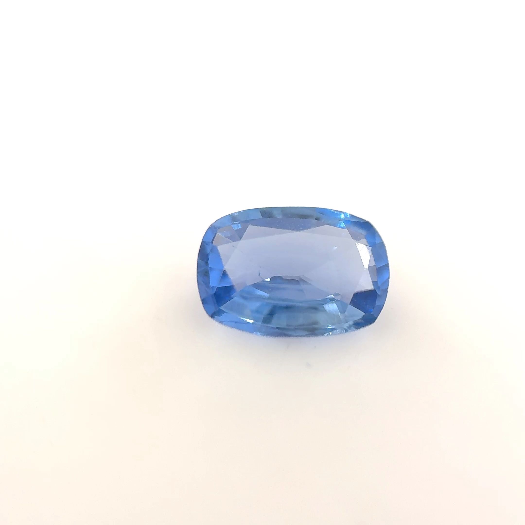SAPPHIRE FACETED 0.77ct BLUE Vivid light EC SRILANKA HEATED