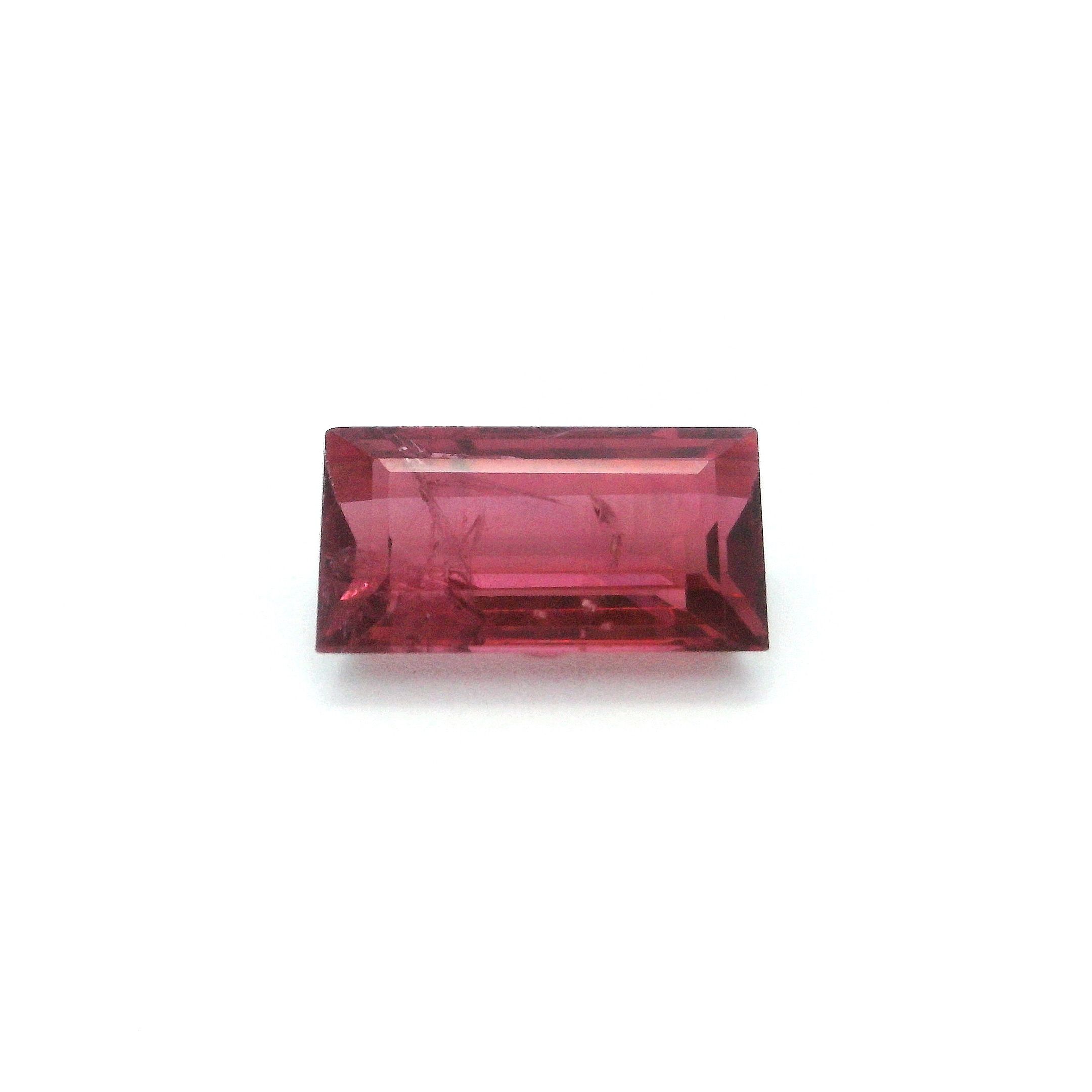 Rubin 3,03 ct, czerwony, szlif prostokątny