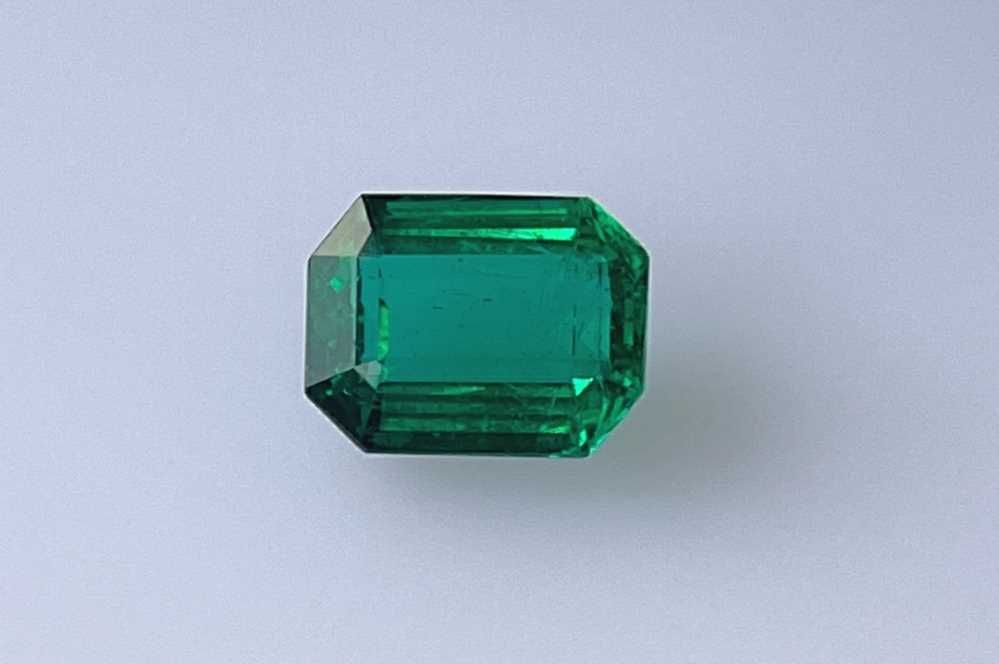 Szmaragd 2,36 ct, zielony, szlif szmaragdowy