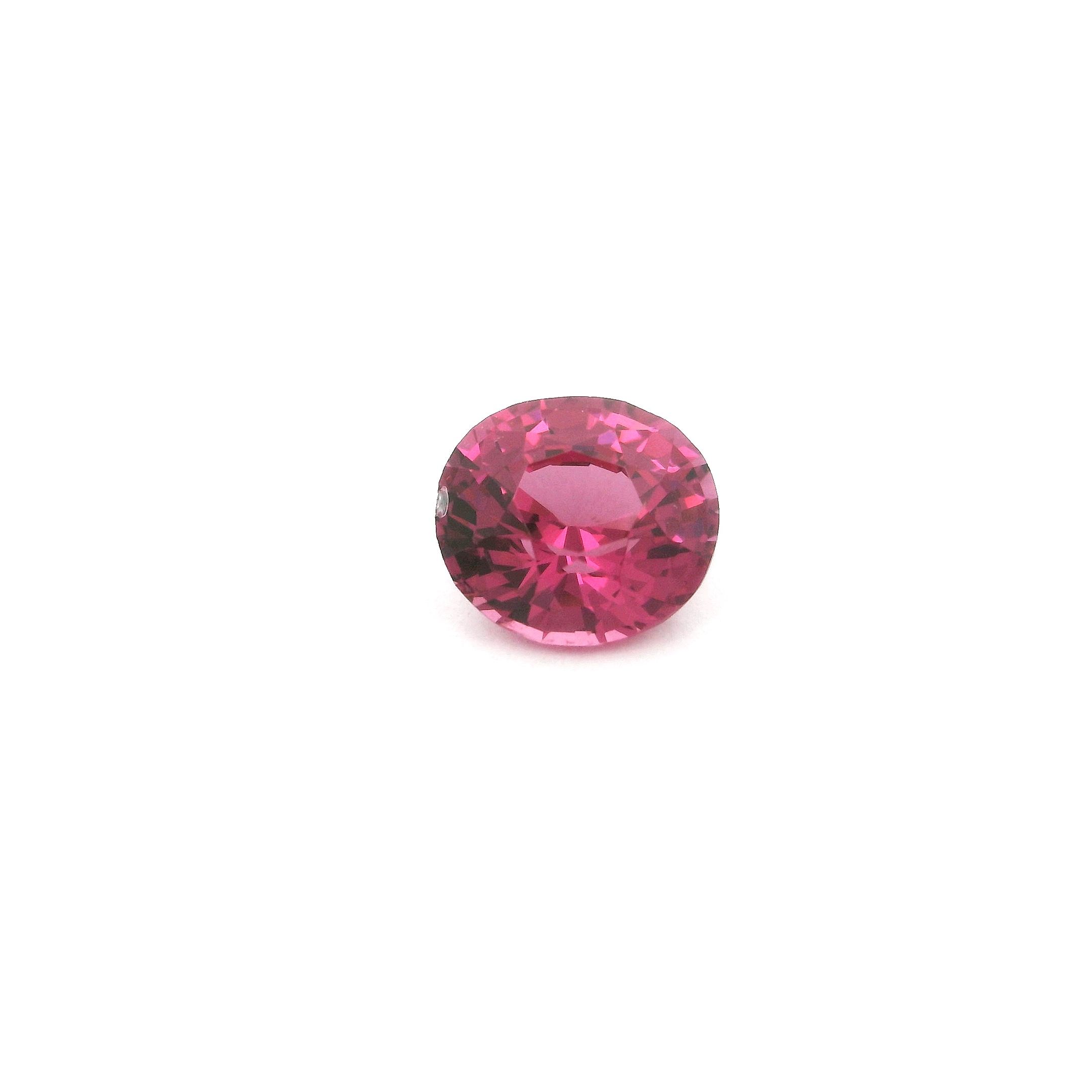 Granat 1,26 ct, różowy, szlif owalny