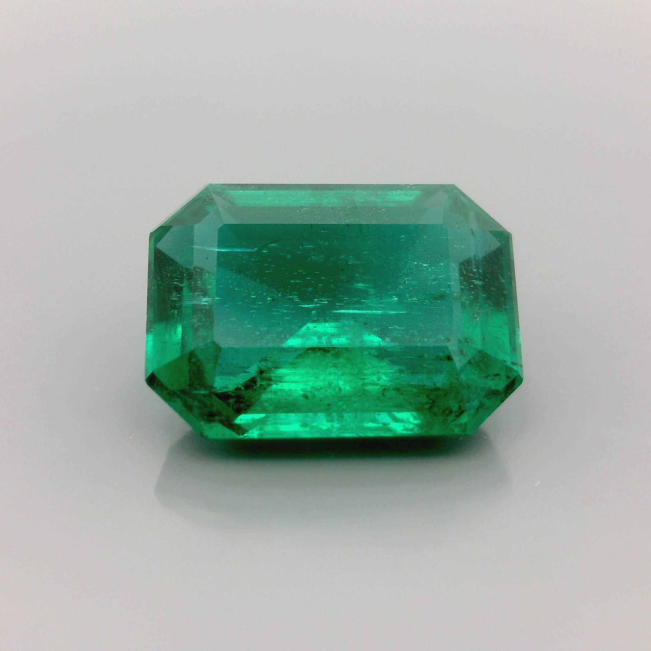 Szmaragd 5,43 ct, zielony, szlif ośmiokątny