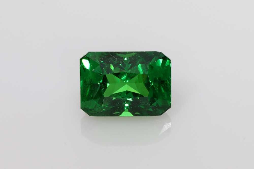 3.17 ct Emerald garnet