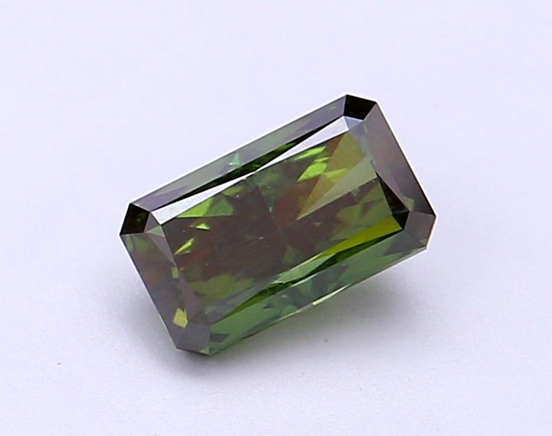 1.07 CT Green RADIANT