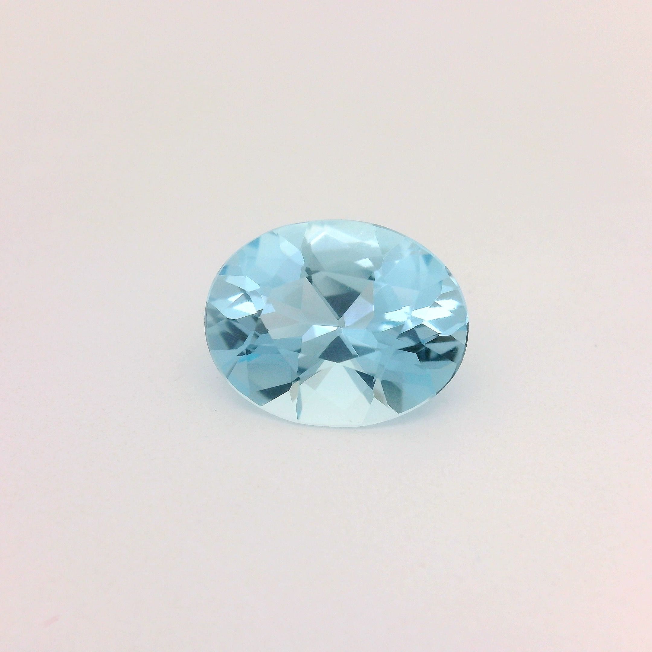 Akwamaryn 2,81 ct, niebieski, szlif owalny