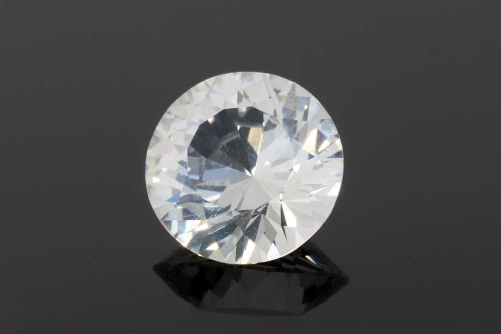6.65 Carat Vivid White Round Sapphire