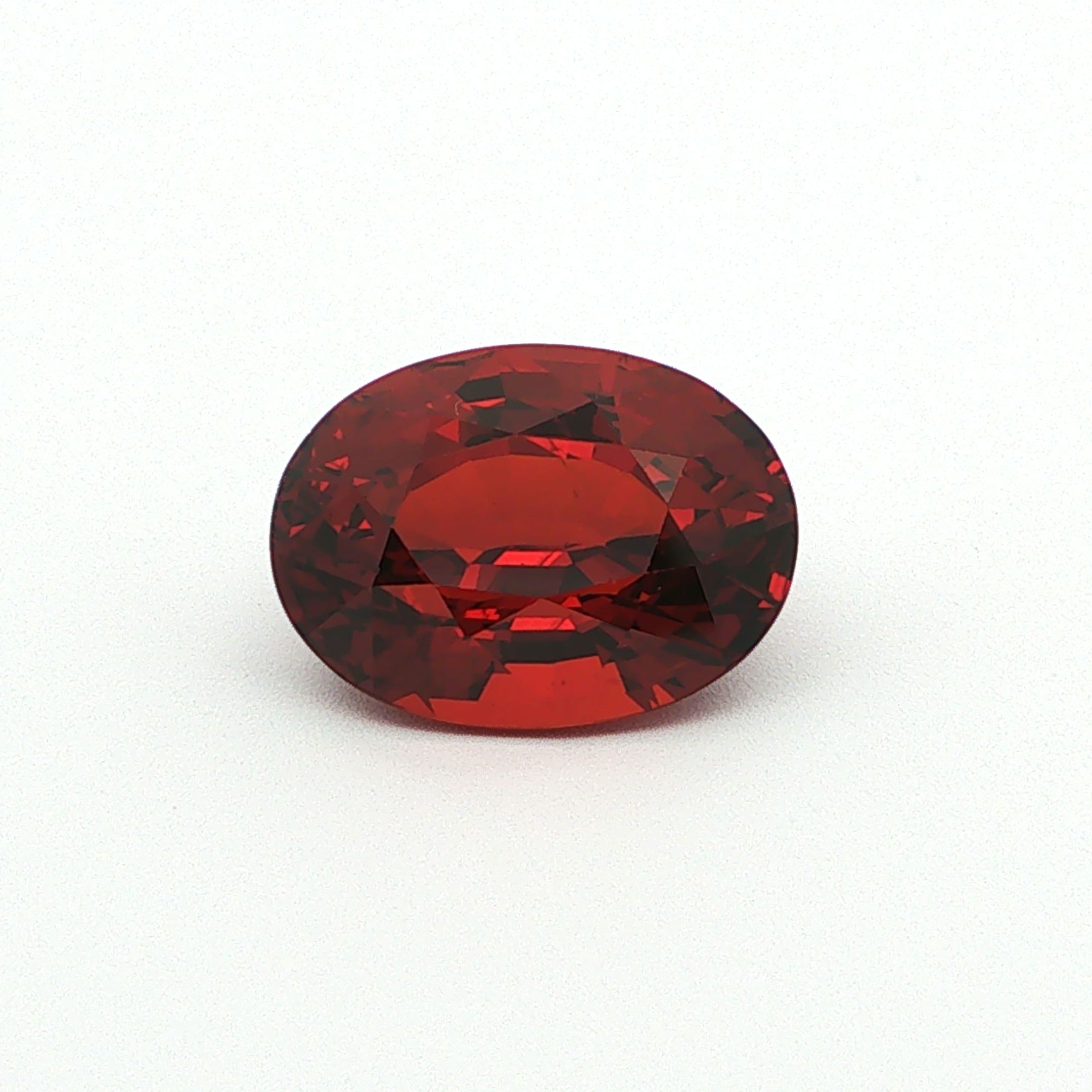 Granat 9,65 ct, czerwony, szlif owalny