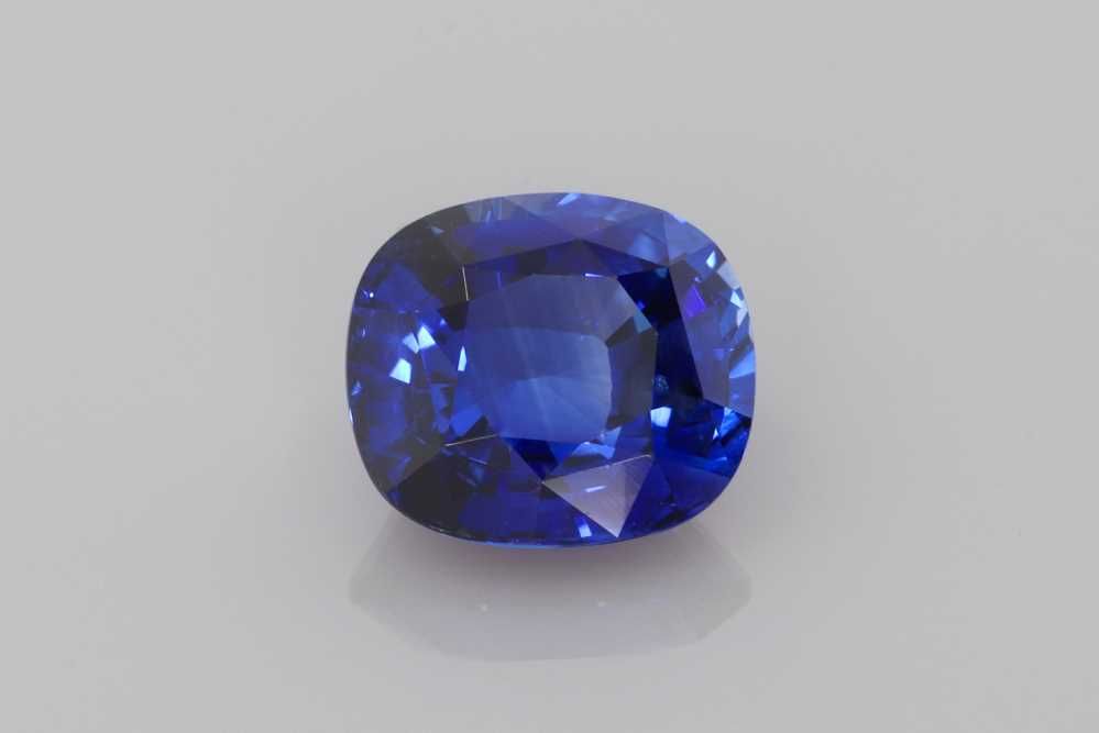 SAPPHIRE FACETED 4.78ct BLUE Vivid BLUE SI MADAGASCAR HEATED