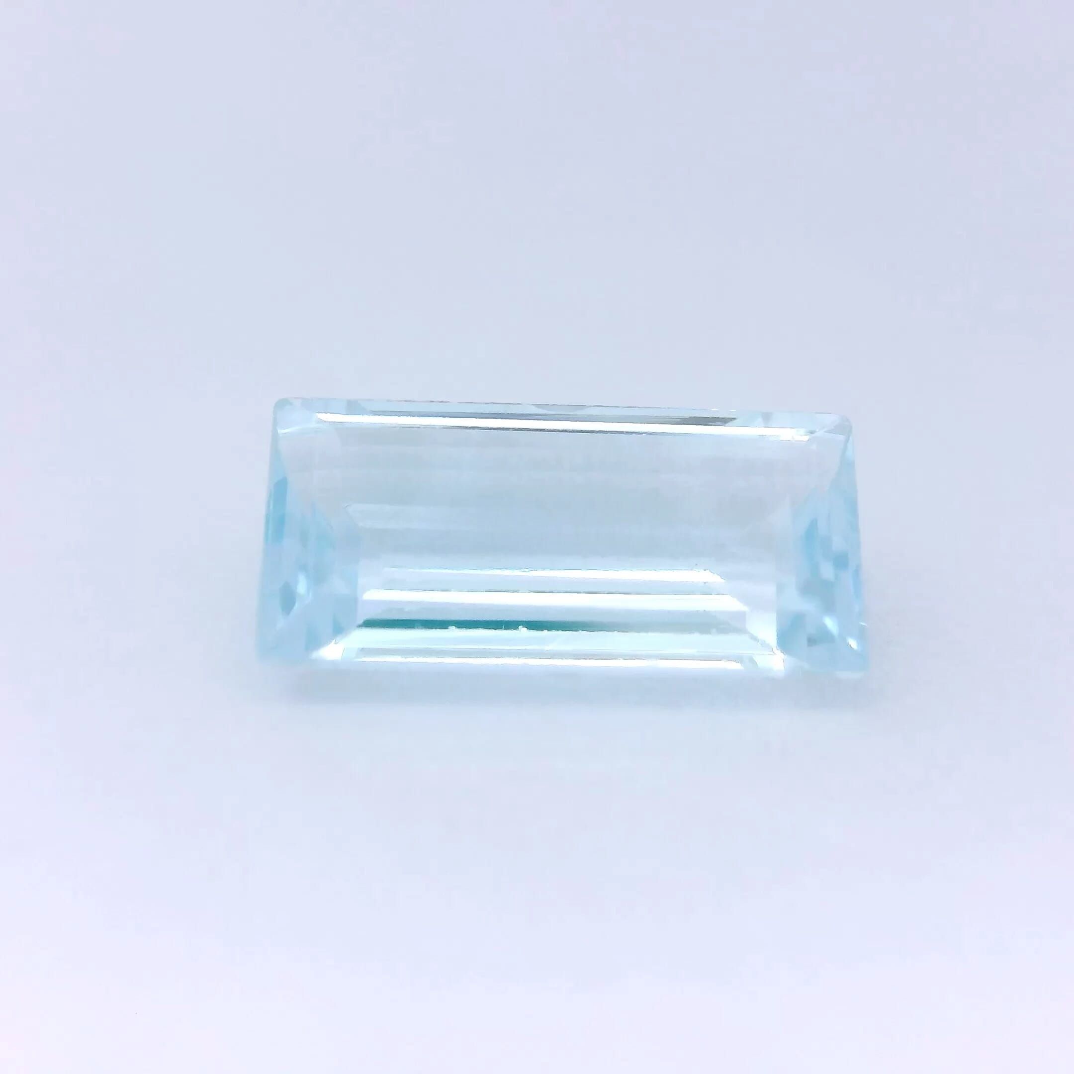 Akwamaryn 2,29 ct, niebieski, szlif bagietka