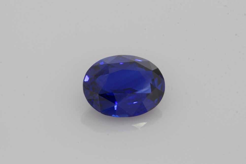3.01 ct Oval Sapphire