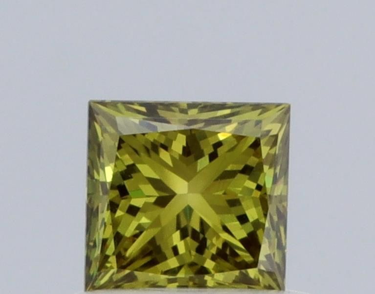 0.71 CT Fancy Green PRINCESS