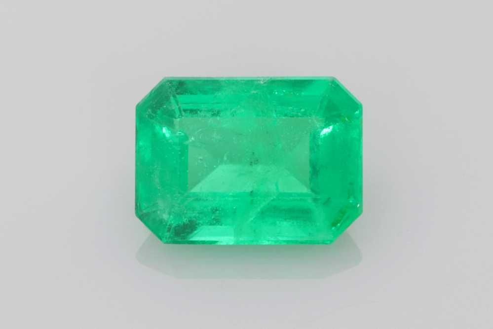 Szmaragd 1,21 ct, zielony, szlif szmaragdowy
