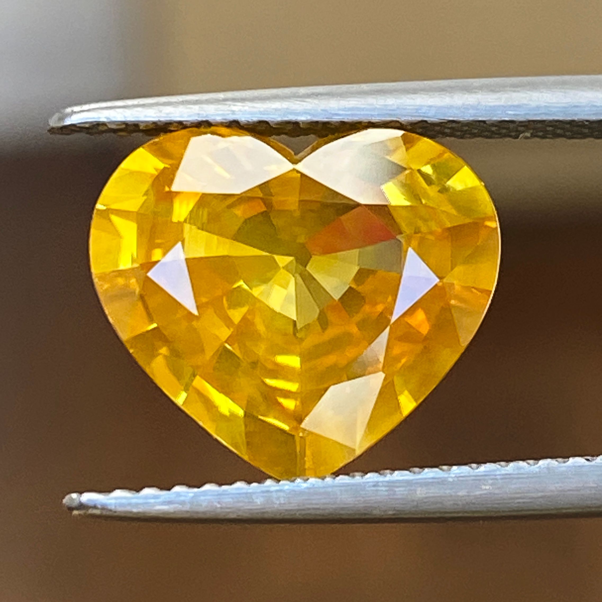 SAPPHIRE FACETED 4.71ct YELLOW Yellow EC SRILANKA HEATED