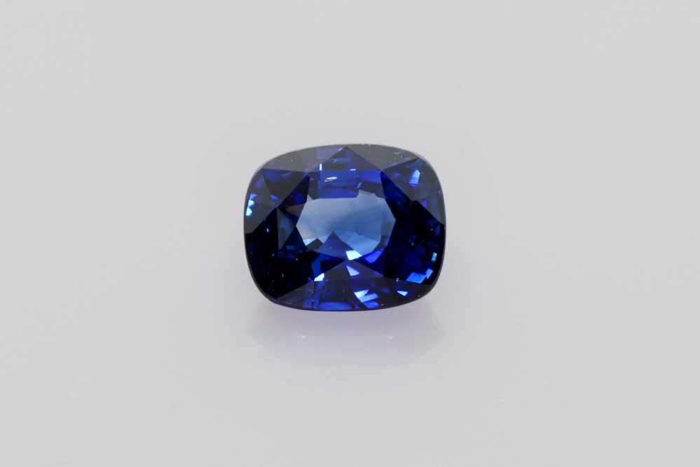 SAPPHIRE FACETED 1.57ct BLUE Vivid BLUE SI SRILANKA HEATED