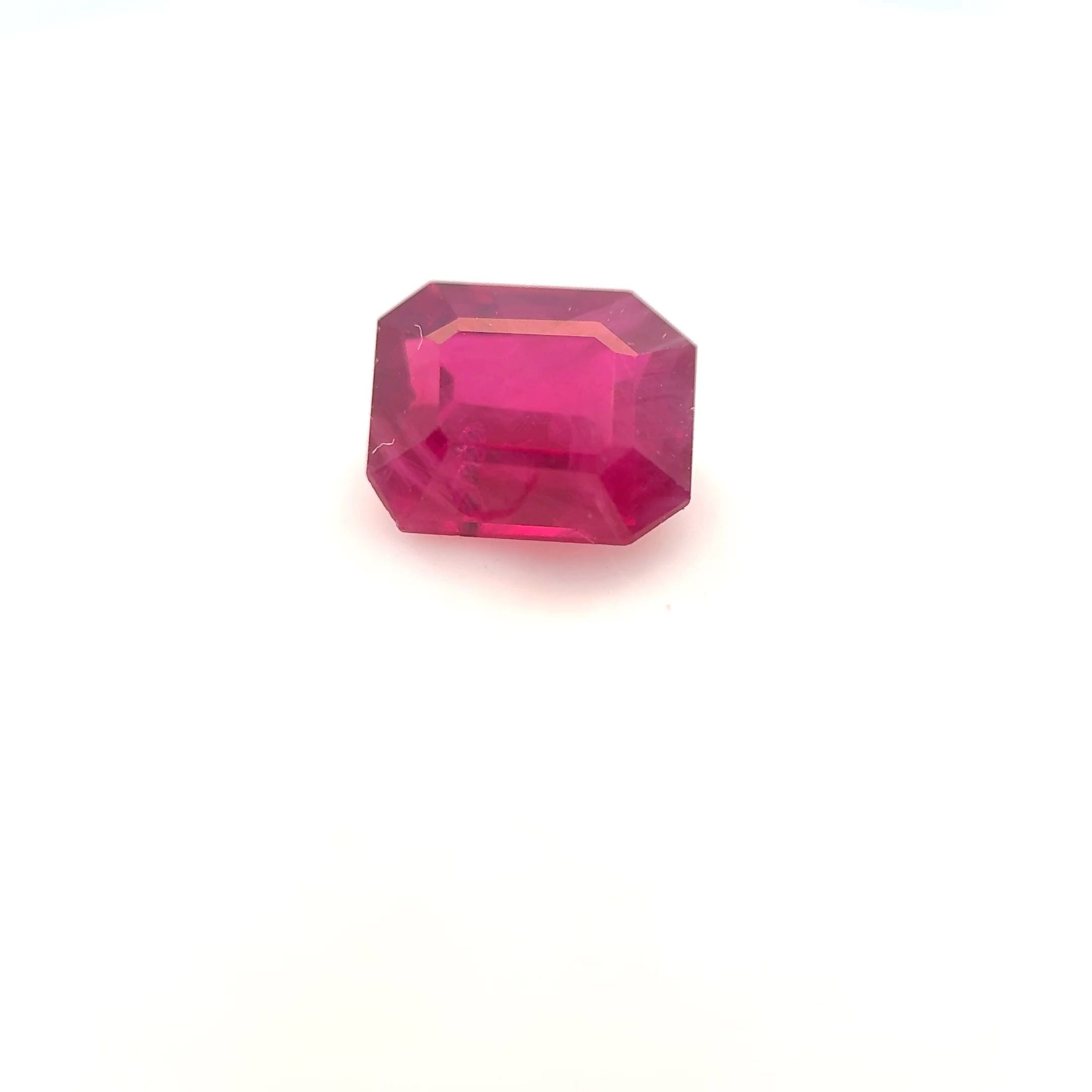 Rubin 1,08 ct, czerwony, szlif szmaragdowy