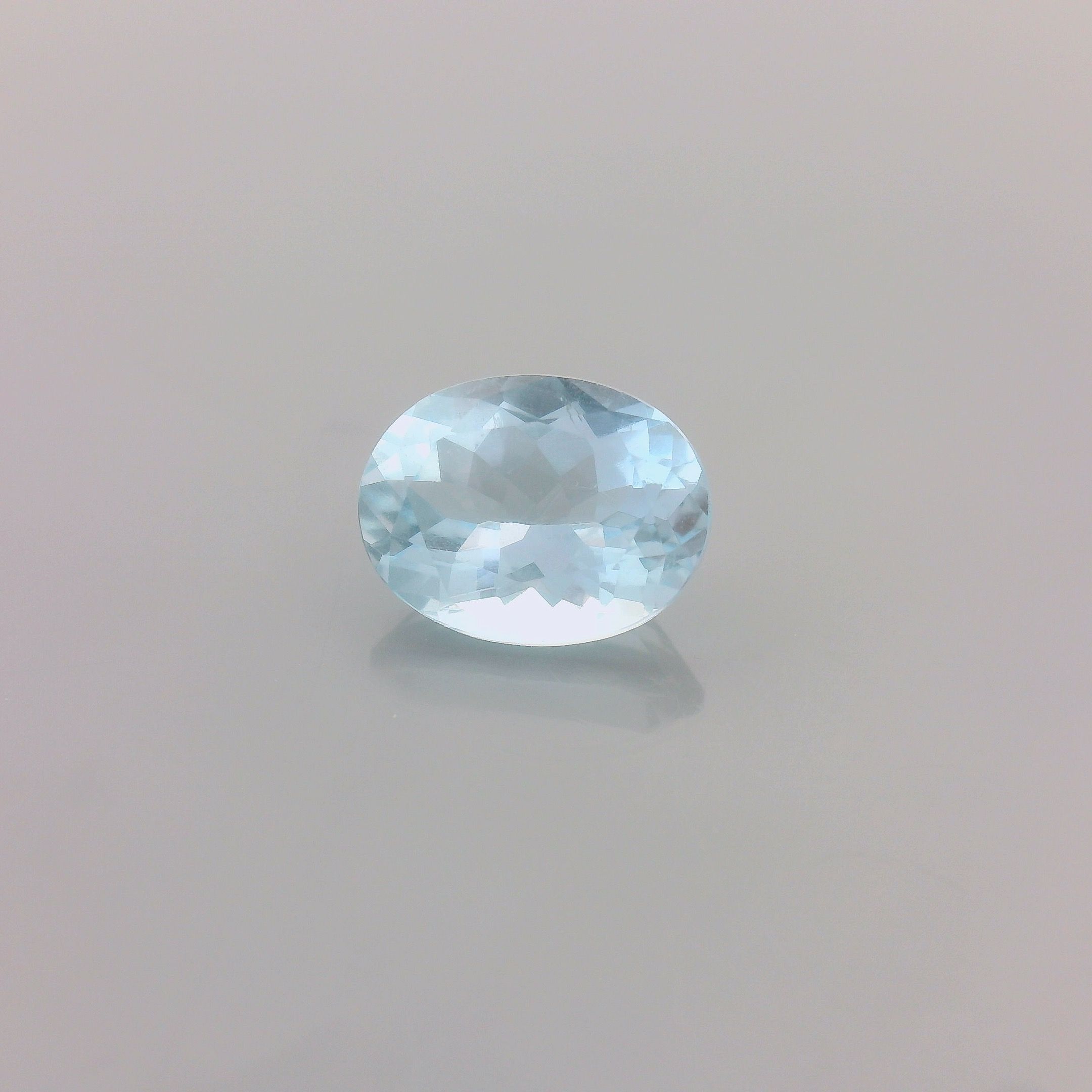 Akwamaryn 1,21 ct, niebieski, szlif owalny
