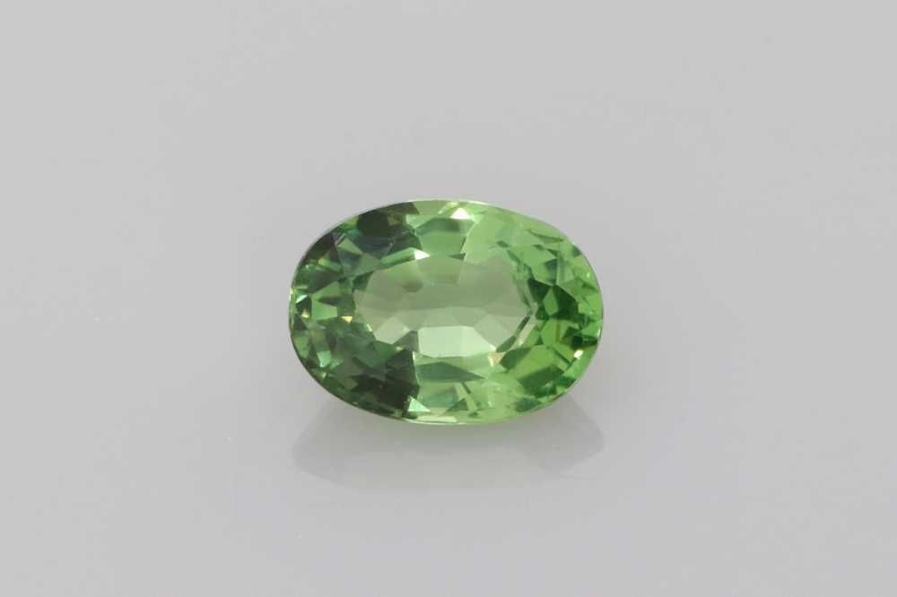 Szafir 1,13 ct, zielony, szlif owalny