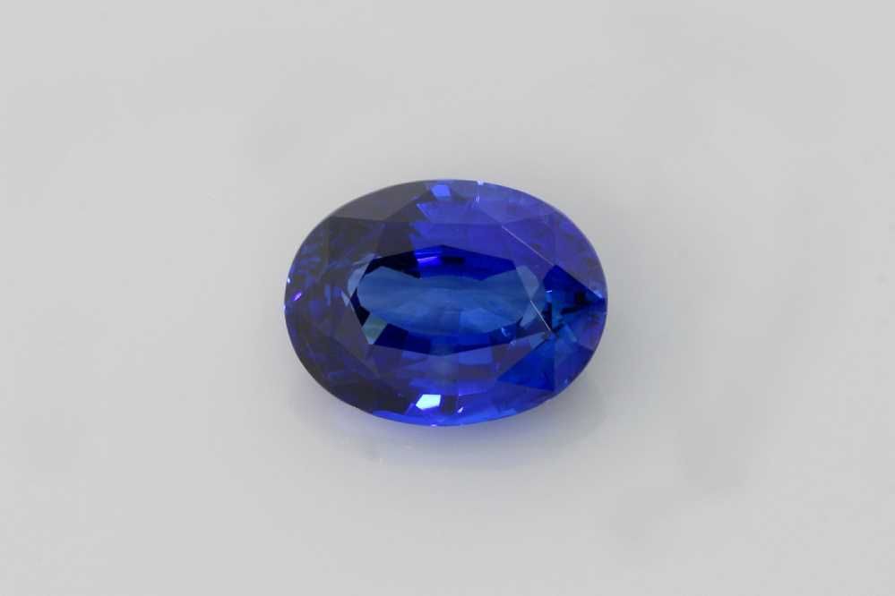 5.46 ct Oval Sapphire