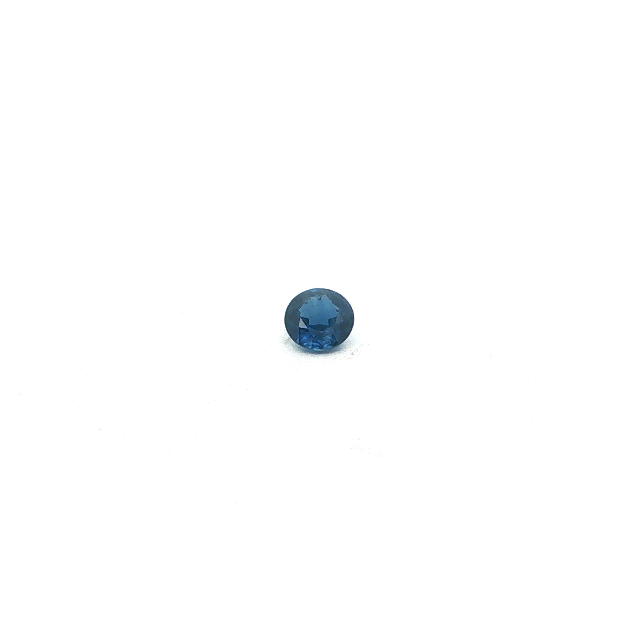 0.65 ct Round sapphire