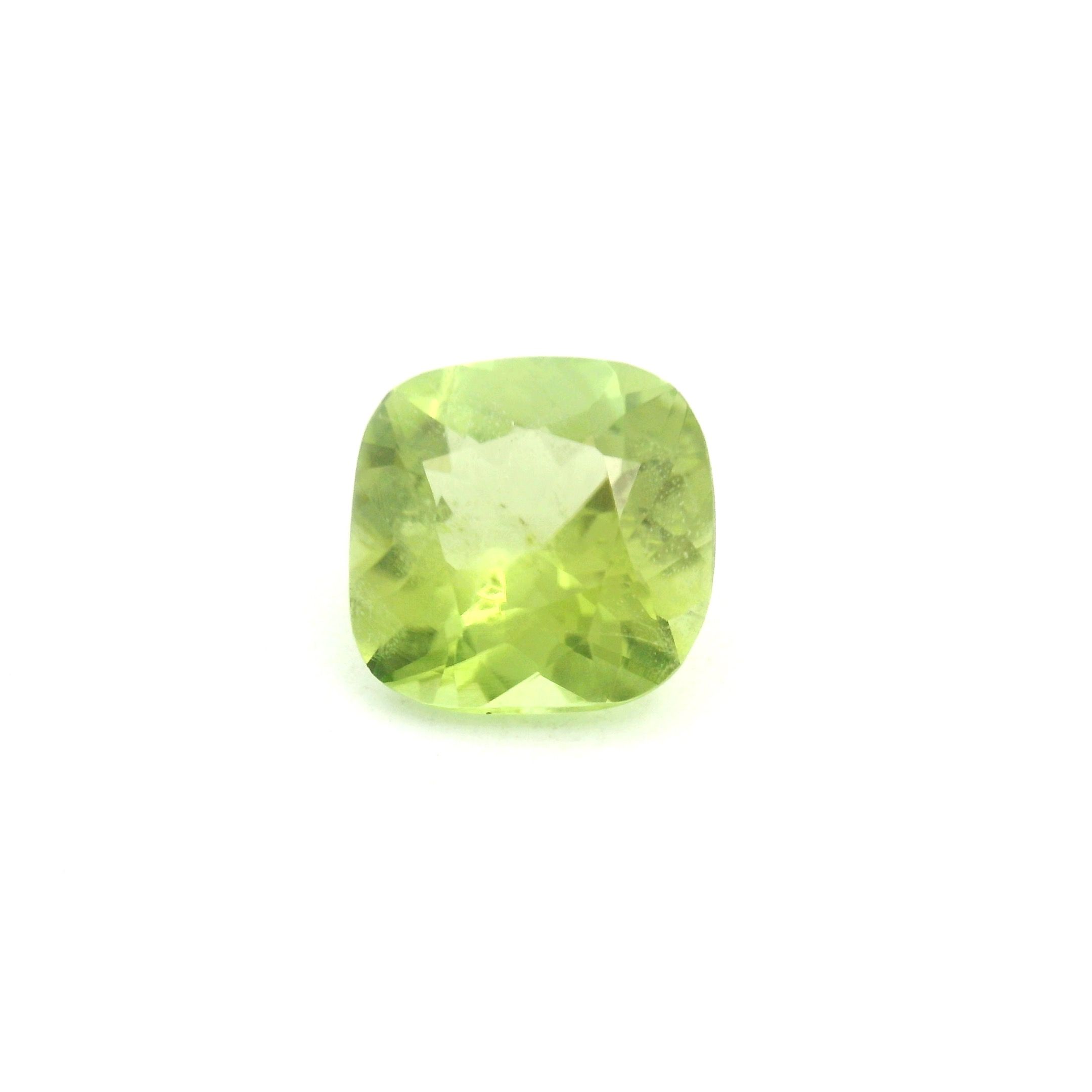 Perydot 2,39 ct, zielony, szlif cushion