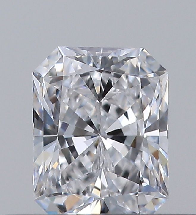 Prírodný diamant radiant,...