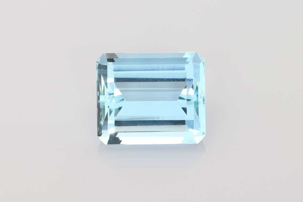 AQUAMARINE FACETED 7.99ct BLUE BLUE SI MOZAMBIQUE NONE