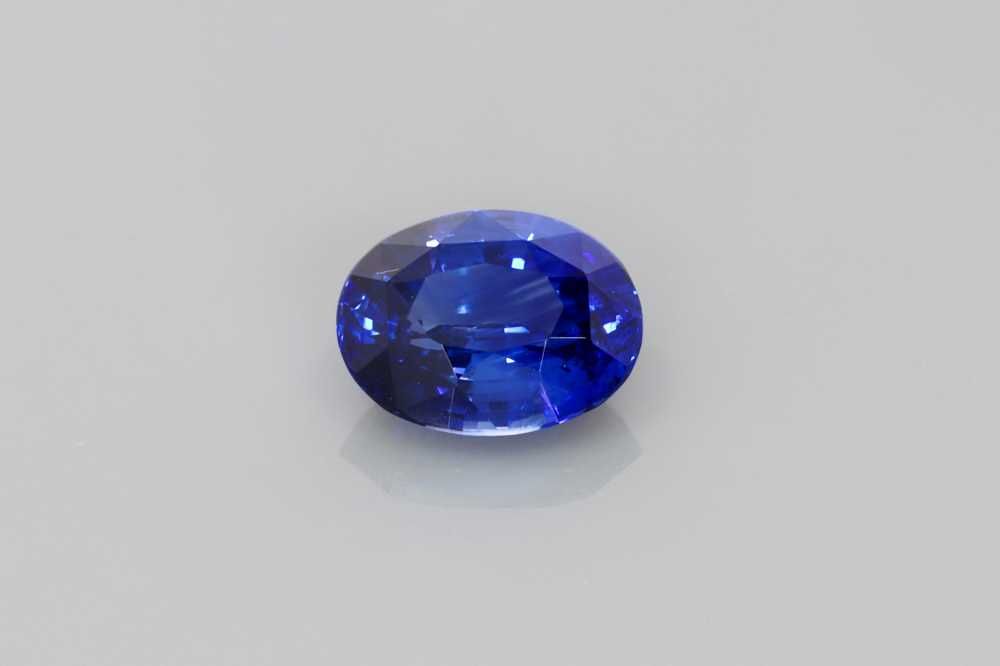 Szafir 1,40 ct, niebieski, szlif owalny
