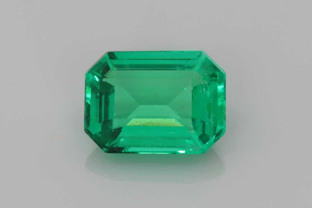 Szmaragd 1,23 ct, zielony, szlif szmaragdowy