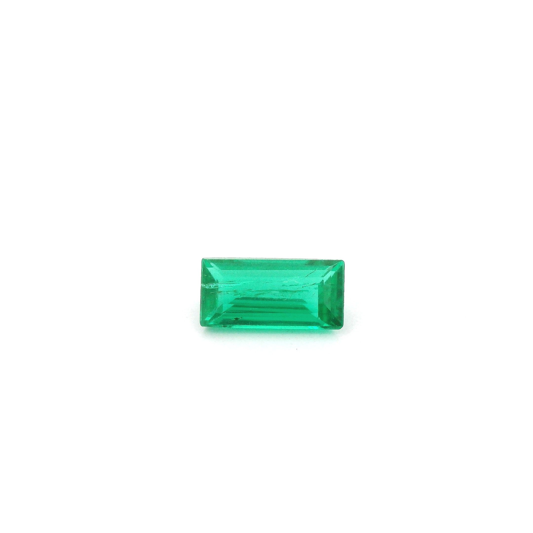 0.45 ct Baguette emerald