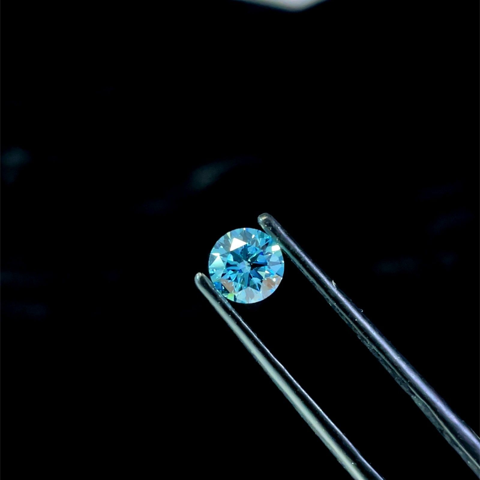 0.71 CT Blue ROUND