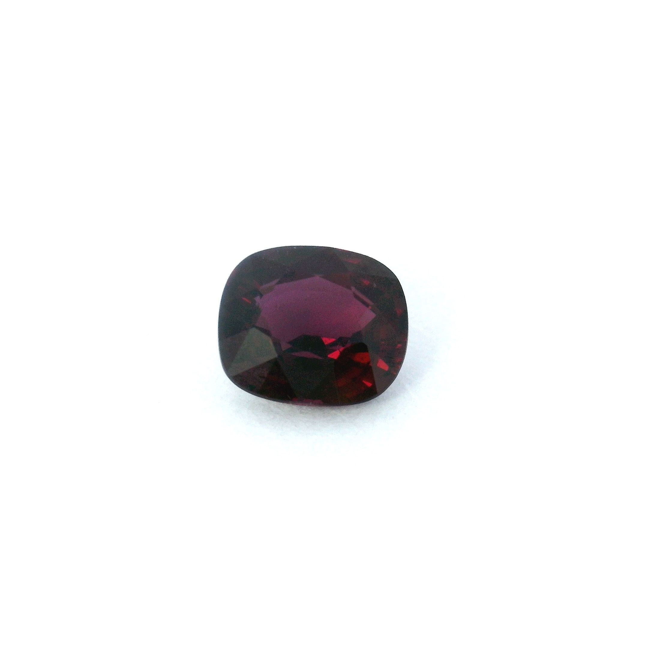 Granat 2,75 ct, różowy, szlif cushion