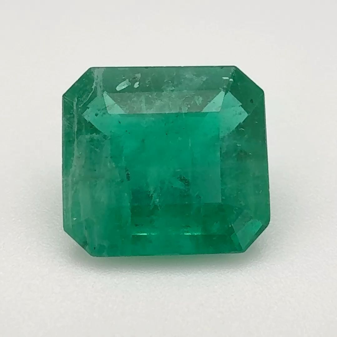 Szmaragd 5,65 ct, zielony, szlif ośmiokątny