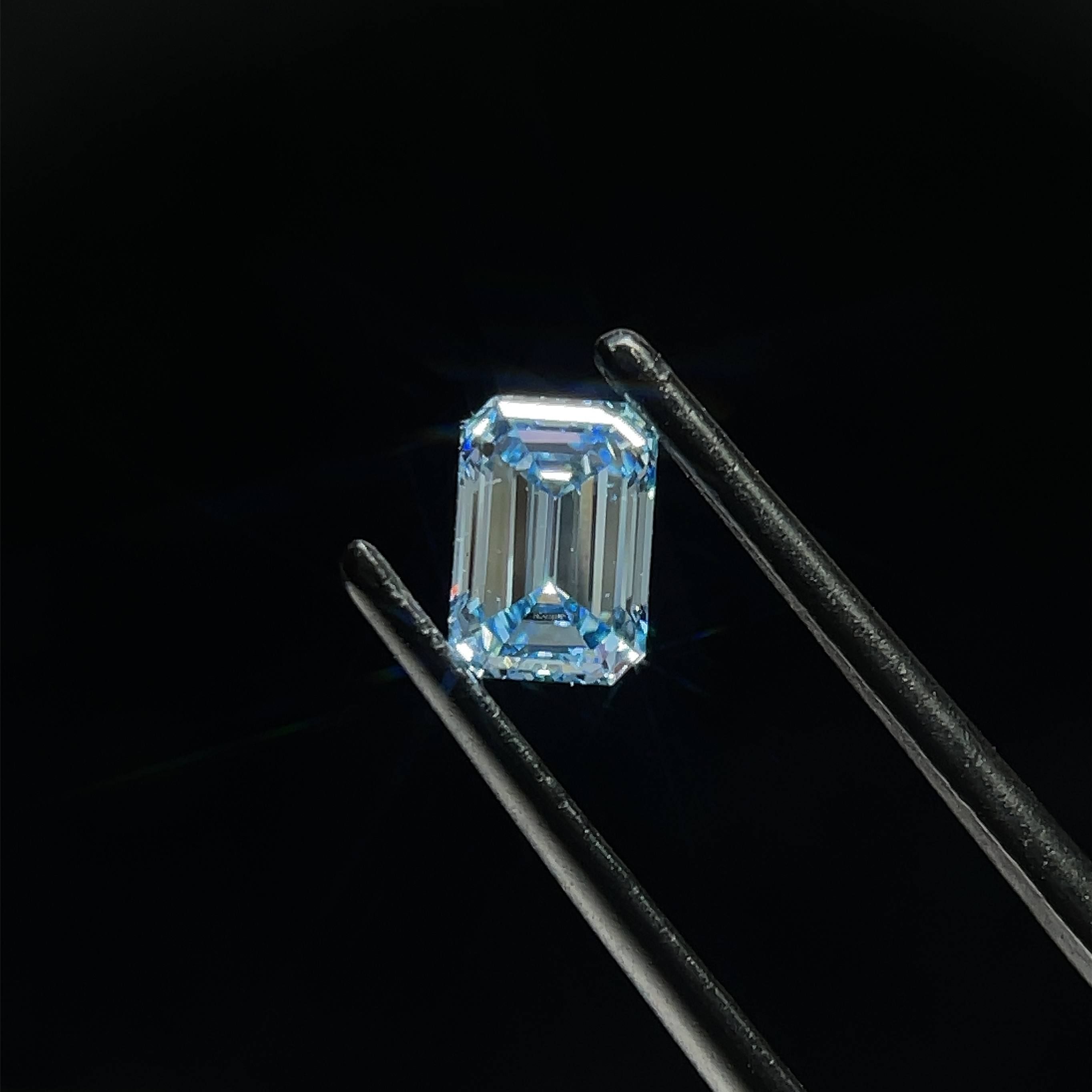0.79 CT Fancy Intense Blue EMERALD